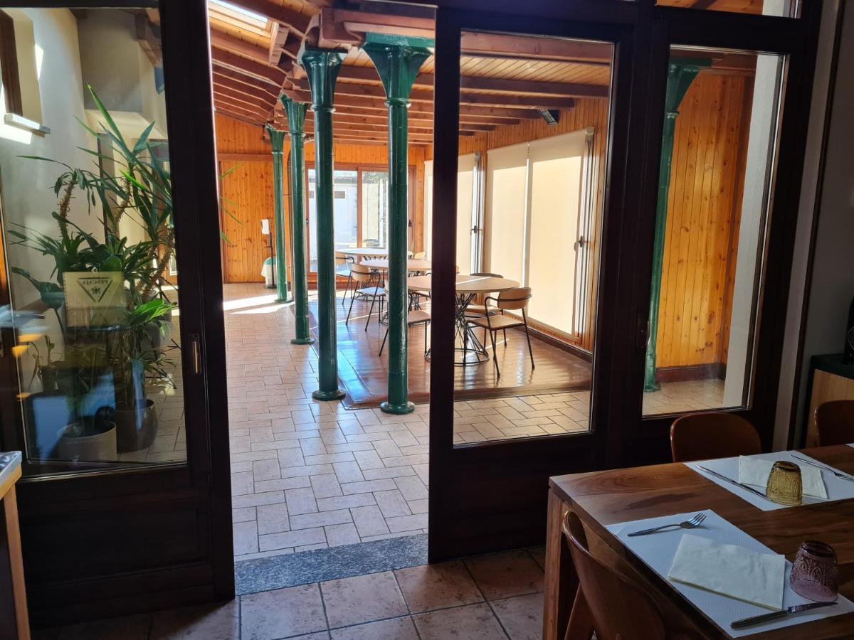 Manfredi Ristorante Con Alloggio Romentino Luaran gambar
