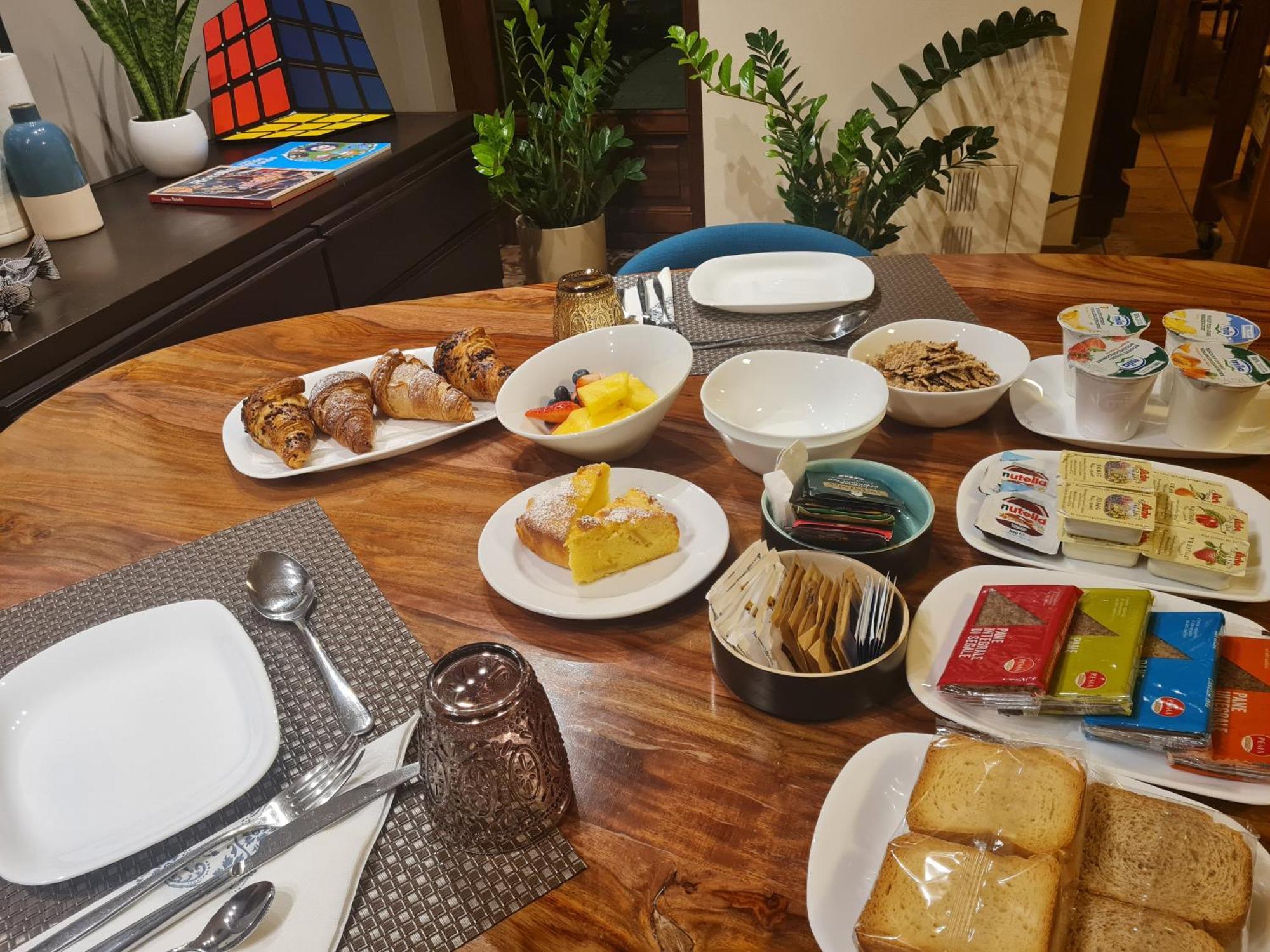 Manfredi Ristorante Con Alloggio Romentino Luaran gambar